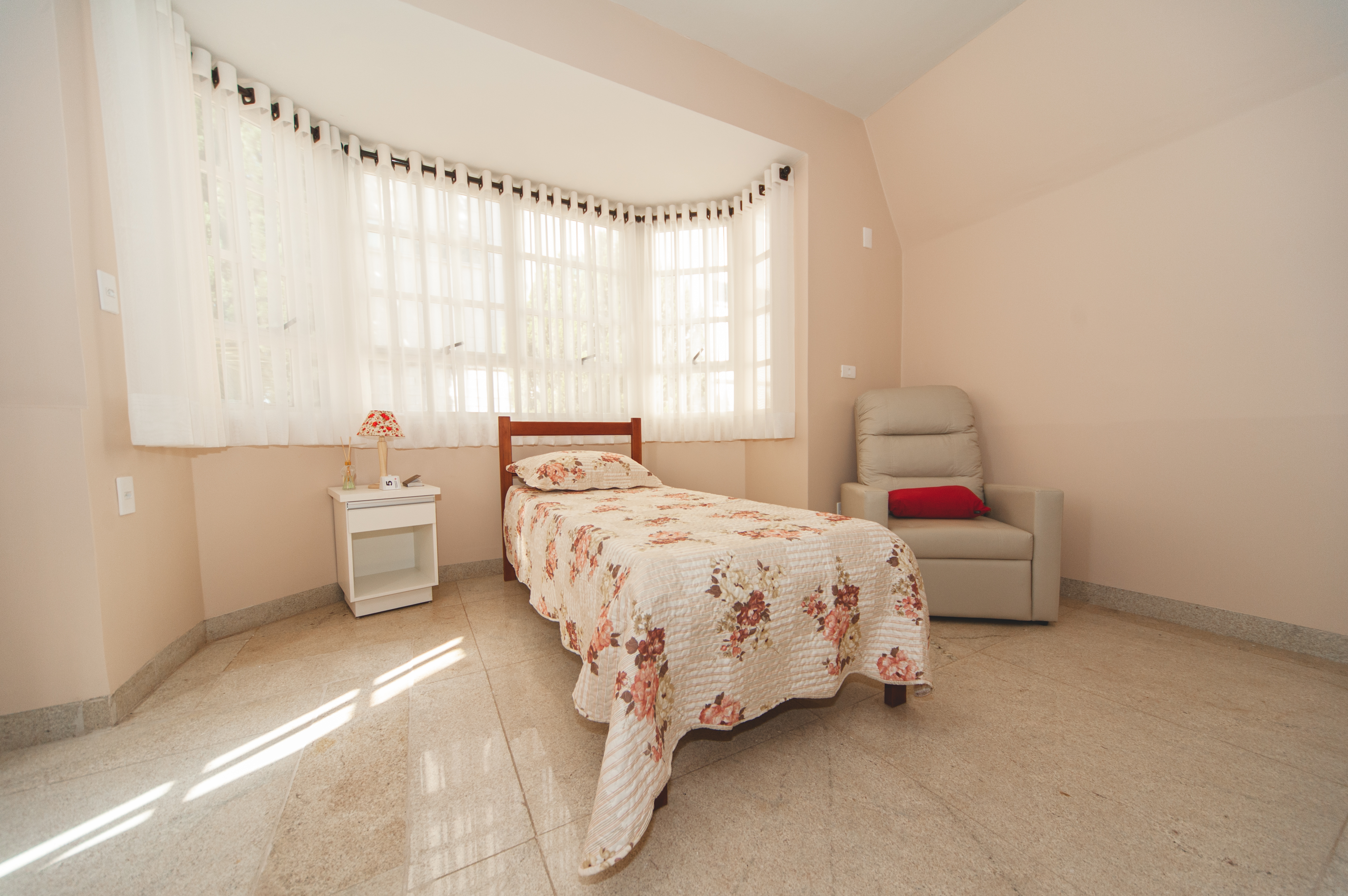 HOSPEDAGEM  PARA IDOSOS  EM GOIÂNIA-GO  (62) 3995-9516 - TERÇA DA SERRA