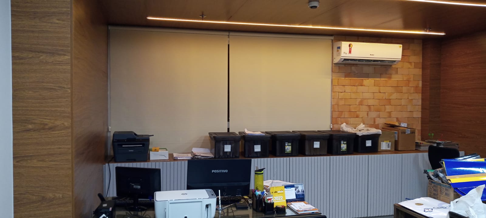 Fazemos cortinas, persianas e toldo com manivela sob encomenda -
